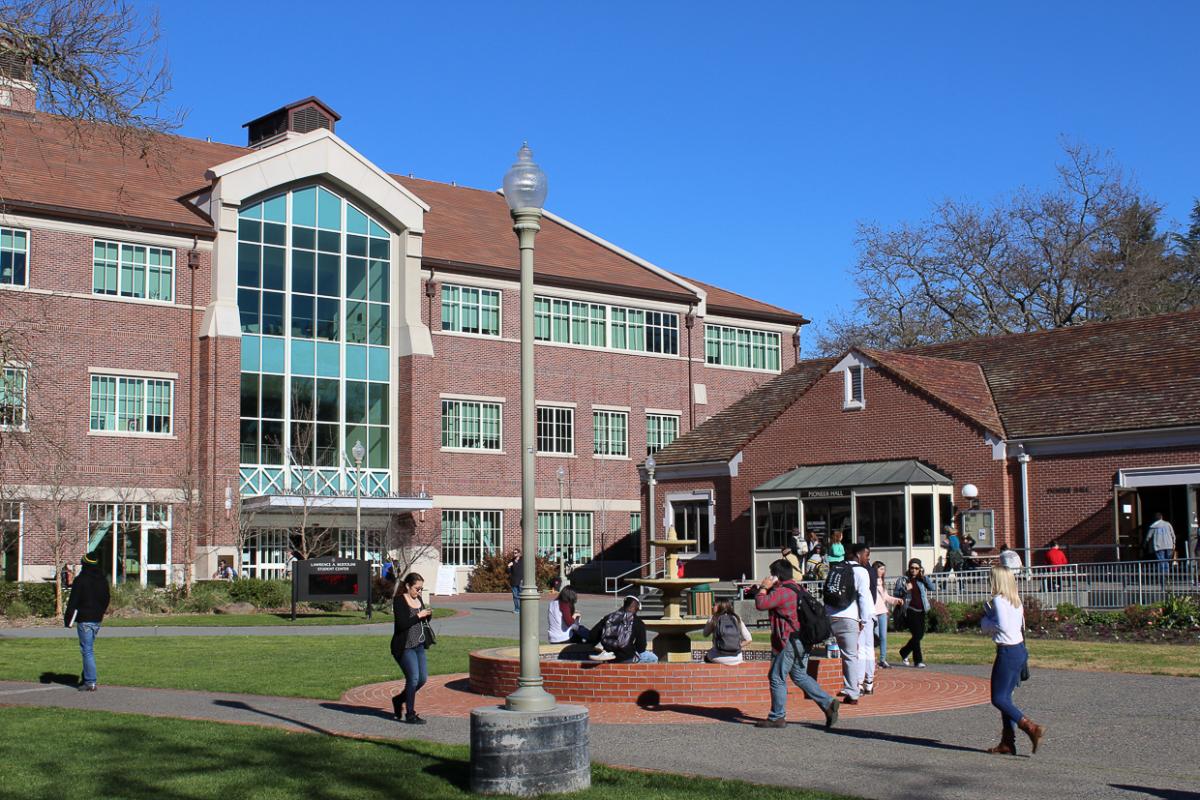 Photo of Bertolini Quad on SRJC Santa Rosa campus